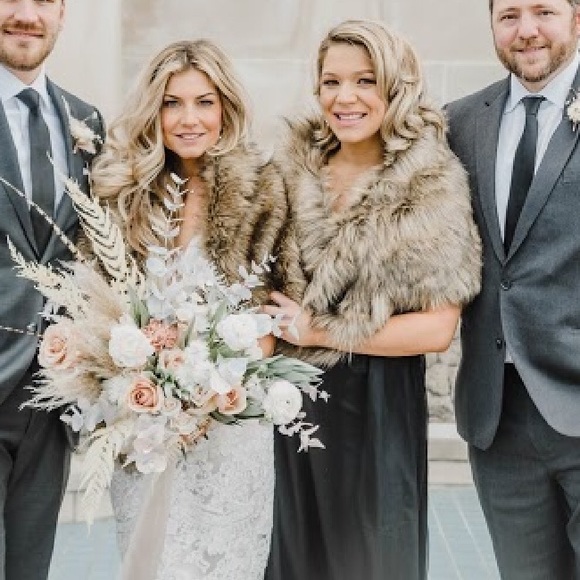 bridesmaid faux fur shawl